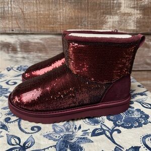 ❤️NEW❤️ UGG Kids Classic Mini Mirror Ball Boot